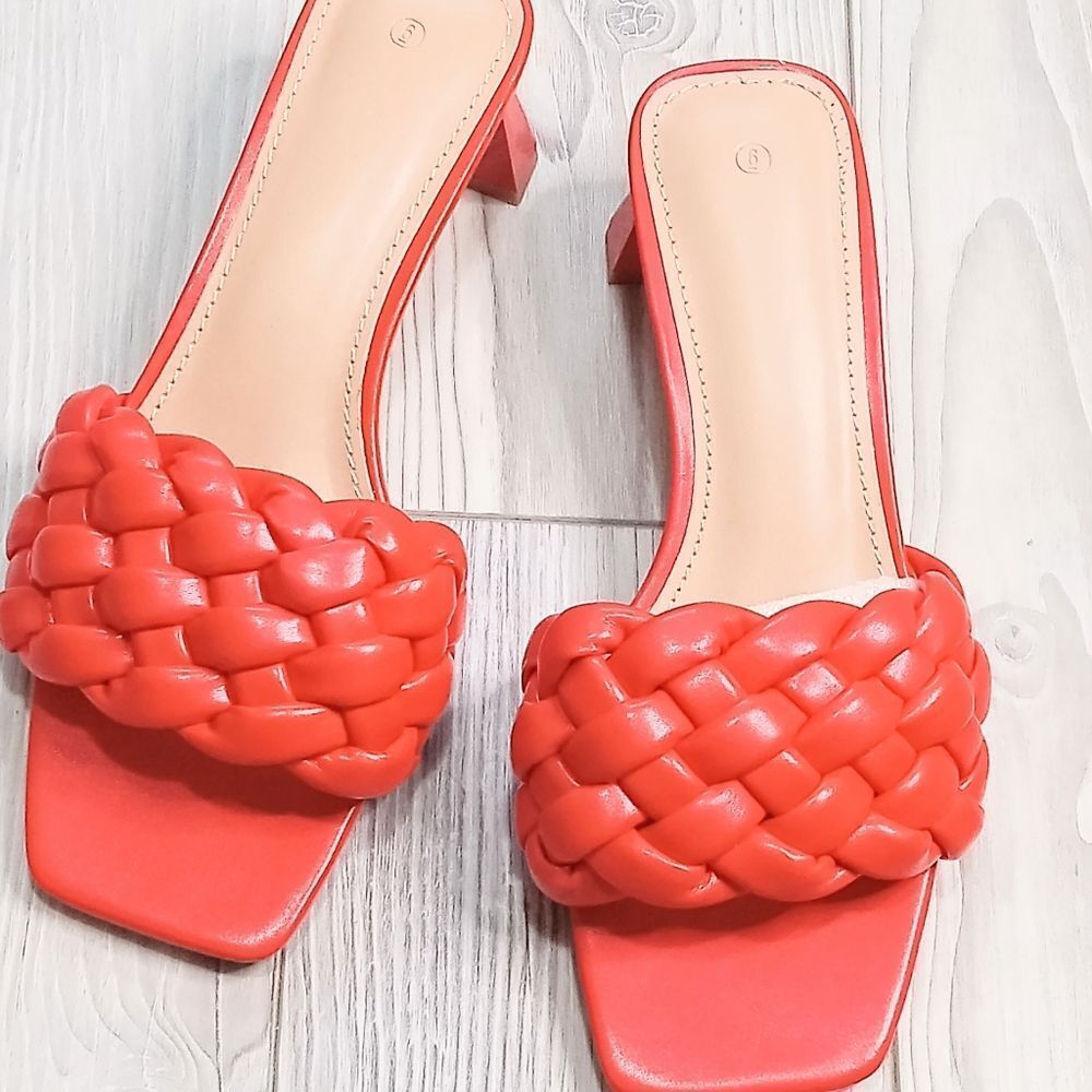 (56-4218)  Women's Slide Sandals Sz 6
